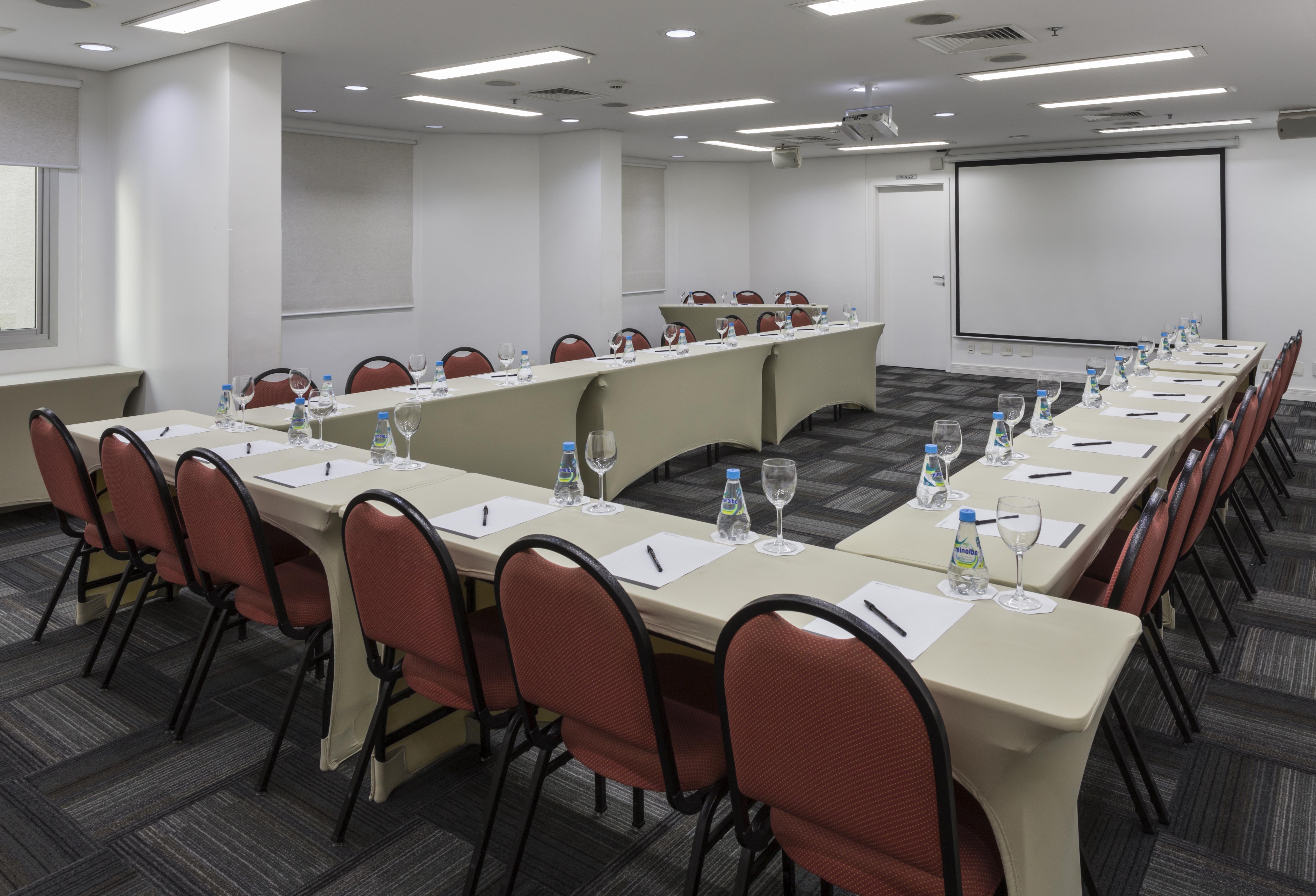 Hotel Intercity Ibirapuera 4*