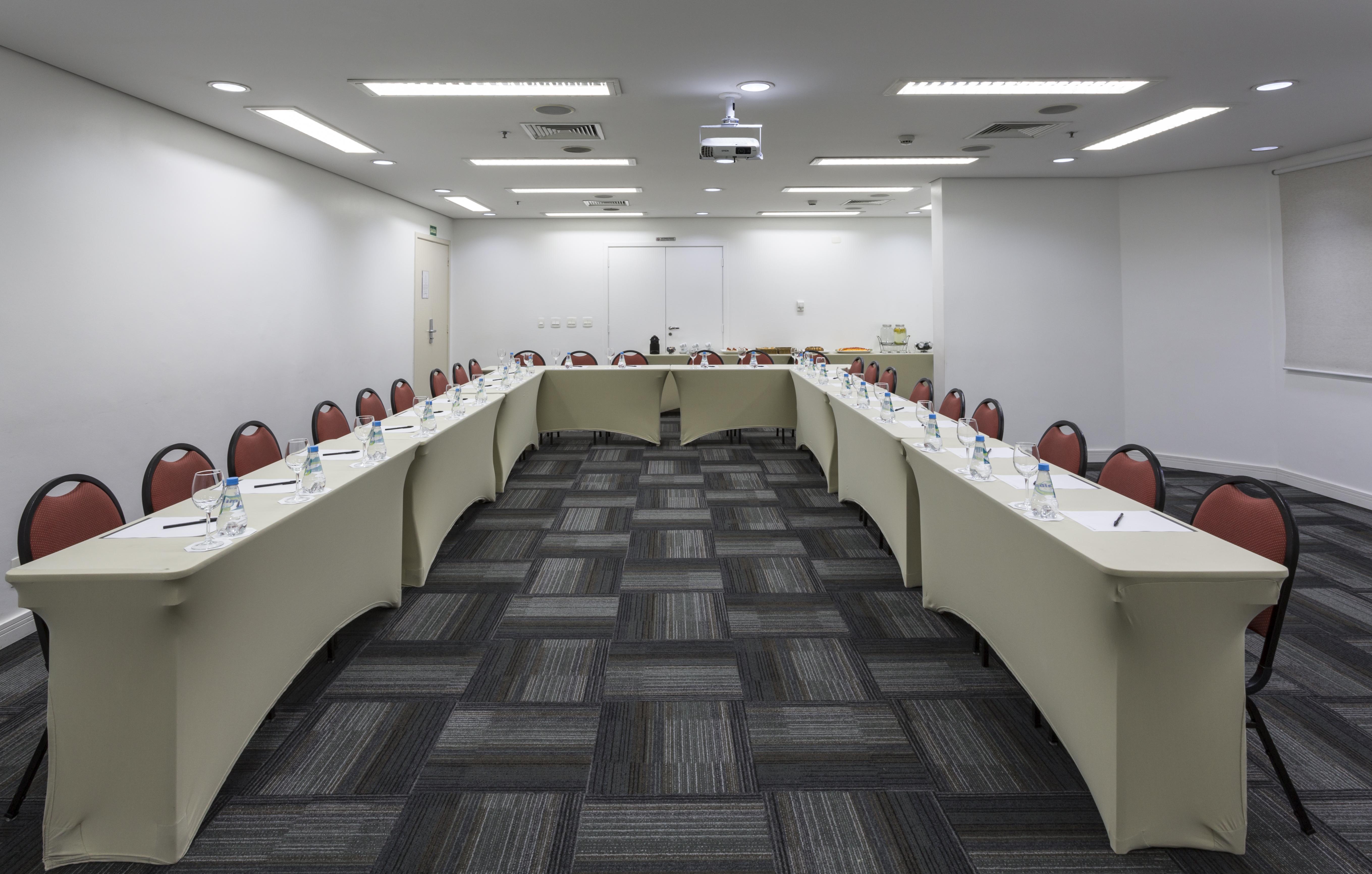 Intercity Ibirapuera Hotel 4*